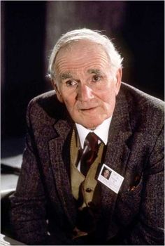 Desmond Llewelyn