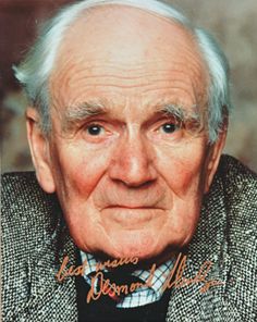 Desmond Llewelyn