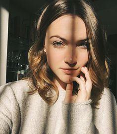 Violett Beane