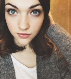 Violett Beane