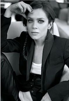 Anna Friel