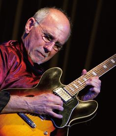 Larry Carlton