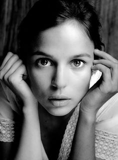 Elena Anaya