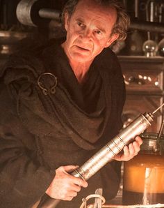 Anton Lesser