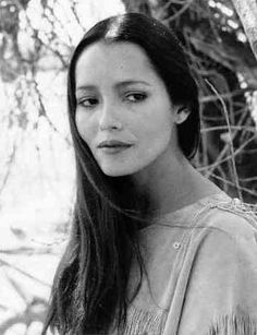 Barbara Carrera