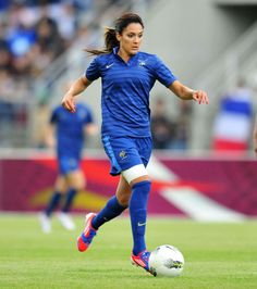 Louisa Necib