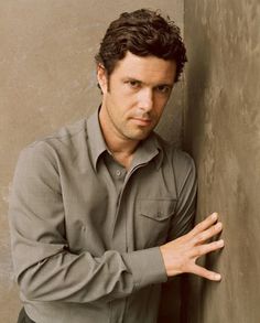 Carlos Bernard