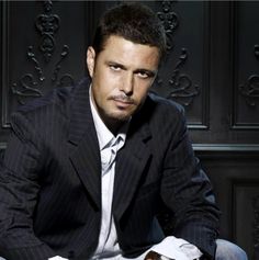 Carlos Bernard