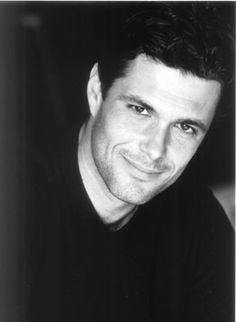 Carlos Bernard