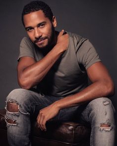 Elliot Knight