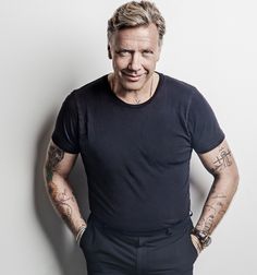 Mikael Persbrandt