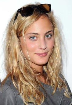 Nora Arnezeder