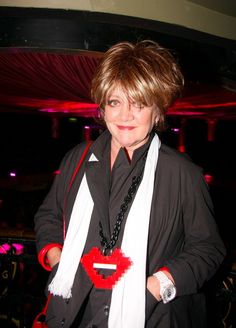 Amanda Barrie