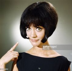 Amanda Barrie