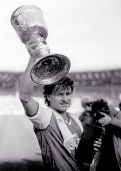 Charlie Nicholas