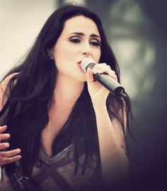 Sharon den Adel