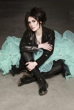 Sharon den Adel