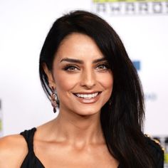 Aislinn Derbez