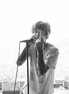 Oliver Sykes