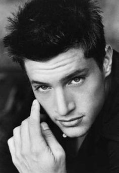 Simon Rex