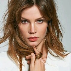 Sylvia Hoeks