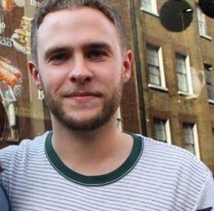 Iain De Caestecker