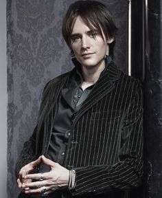 Reeve Carney