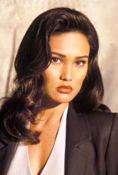 Tia Carrere