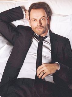 Jonny Lee Miller