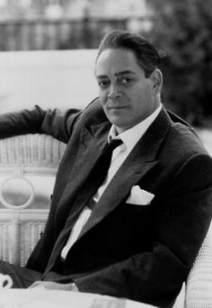 Raul Julia