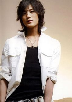 Theia Akanishi