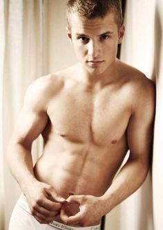 Freddie Stroma