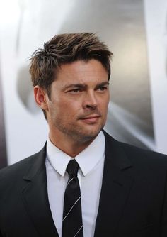 Karl Urban