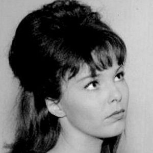 Anne Helm