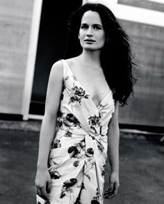 Elizabeth Reaser