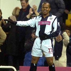 Robert Earnshaw