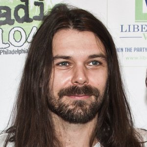 Simon Neil