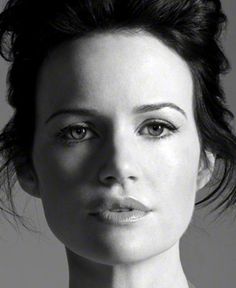 Carla Gugino