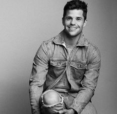 Charlie Carver