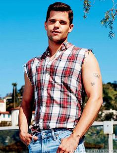 Charlie Carver