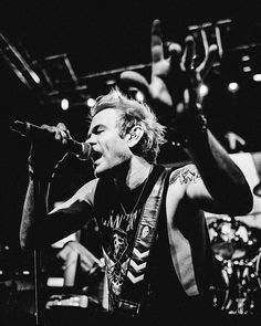 Deryck Whibley