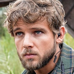 Max Thieriot