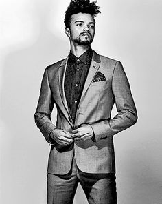 Eka Darville