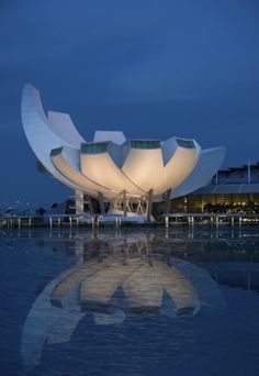 Moshe Safdie