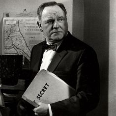 Bernard Lee