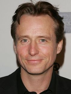 Linus Roache