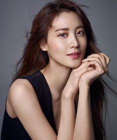 Claudia Kim