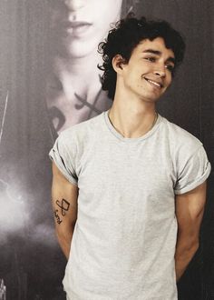 Robert Sheehan