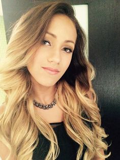 Skylar Stecker