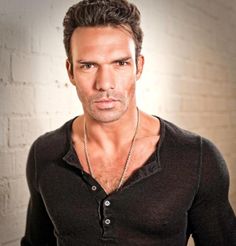 Darren Shahlavi